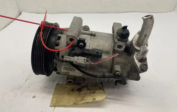 Renault Captur Air conditioning (A/C) compressor (pump) 926008582R