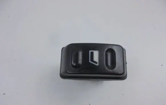 Citroen Xsara Picasso Electric window control switch 22681