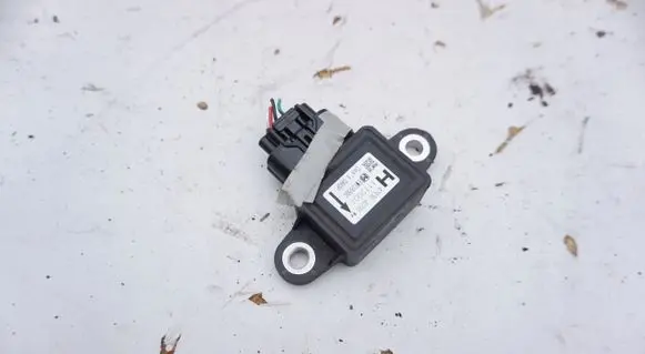 Nissan Juke I F15 ESP acceleration yaw rate sensor 47930JG200