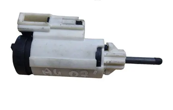 Audi A4 S4 B7 8E 8H Brake pedal sensor switch 8E0927189B 19322005 1825