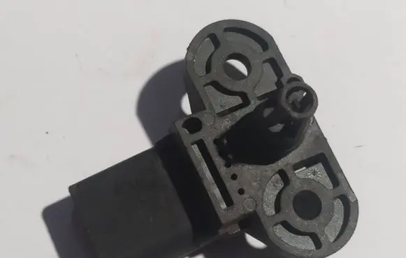 Audi A6 S6 C6 4F Air pressure sensor 03C906051 0261230095