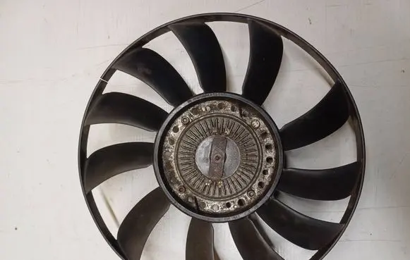 Audi A4 S4 B6 8E 8H Viscous fan clutch 06B121347