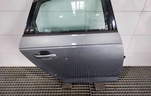 Rear door