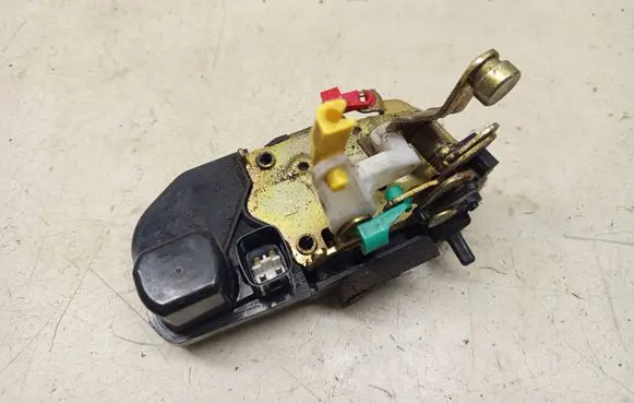 Jeep Grand Cherokee (WK) Rear door lock 