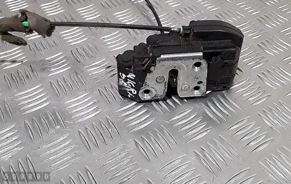 Nissan Micra C+C Front door lock