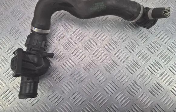 BMW 5 F10 F11 Engine coolant pipe/hose 7619692 16188010