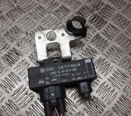 Coolant fan relay