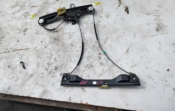 Opel Adam Front door manual window regulator 13350349