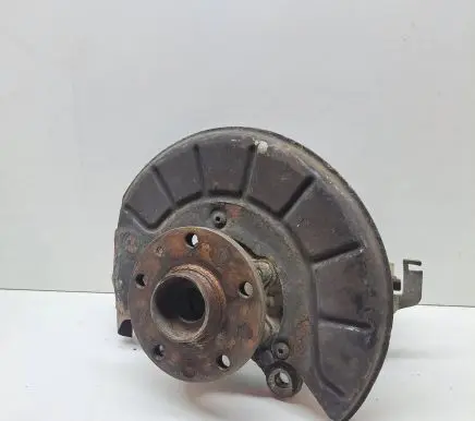 Front wheel hub