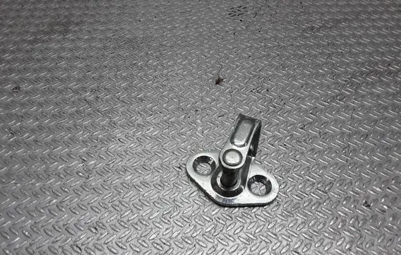 Opel Astra J Front door lock loop/hook striker 