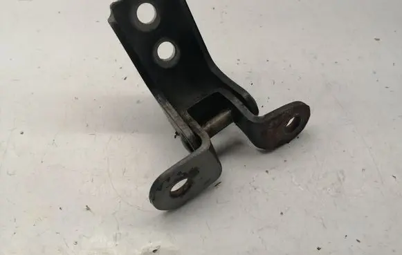 Toyota Corolla Verso AR10 Front door upper hinge 6872002050