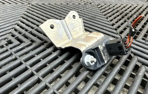 Porsche Panamera (970) Airbag deployment crash/impact sensor 97060611100