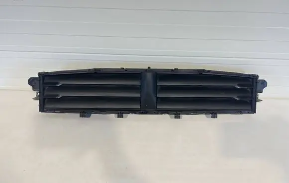 Porsche Macan (95B) Intercooler air guide/duct channel 95B121683