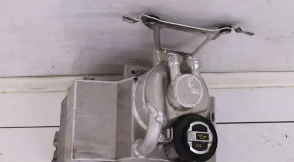 Audi R8 42 Oil sump 