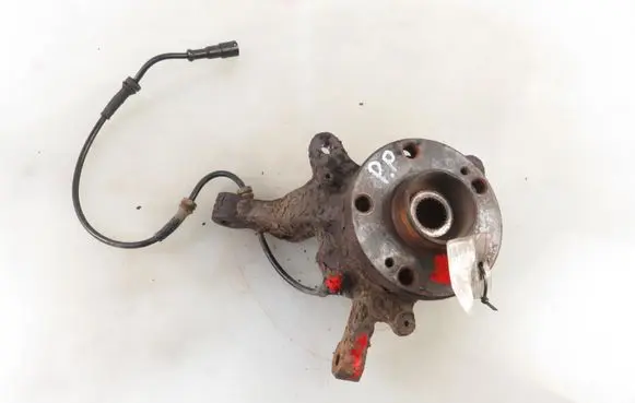 Renault Scenic I Front wheel hub spindle knuckle 