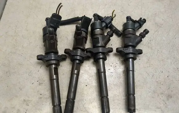 Citroen C4 I Fuel injectors set 0445110239