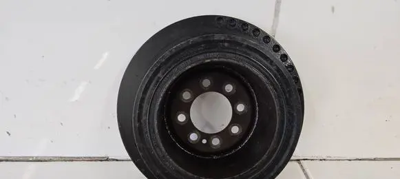 BMW 7 E38 Crankshaft pulley 1741773