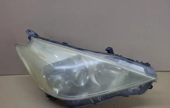 Toyota Prius+ (ZVW40) Headlight/headlamp 8596747020