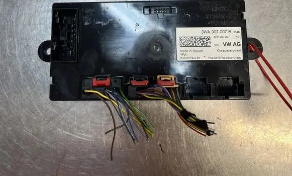 Audi A3 8Y Trunk lid opening control unit 3WA907007B 3WA907007