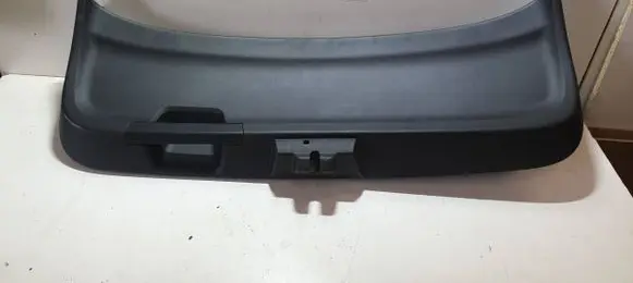 Renault Clio V Tailgate trim 909008594R EK2582