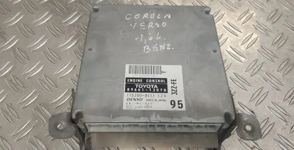 Toyota Corolla Verso E121 Engine control unit/module 8966113070