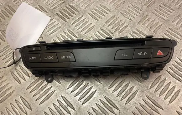 Mercedes-Benz X-class W470 Head unit multimedia control A4709051900