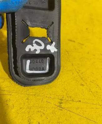 Nissan Qashqai Front door check strap stopper 80440JD00A