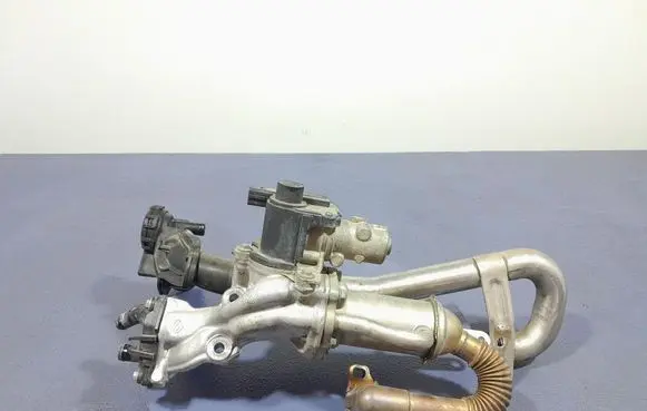 Renault Clio III EGR valve cooler 147352080R