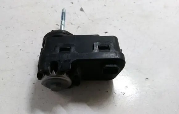 Hyundai i30 Headlight level adjustment motor 