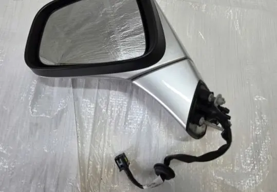 Front door electric wing mirror