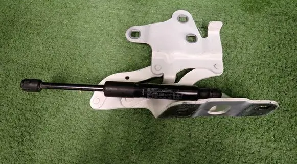 Maserati Grecale Engine bonnet/hood hinges 