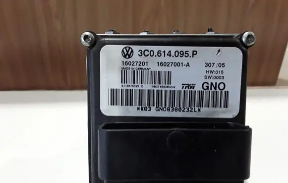Volkswagen PASSAT B6 ABS Pump 3C0614095P