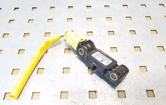 Suzuki Grand Vitara II Airbag deployment crash/impact sensor 3893065J30