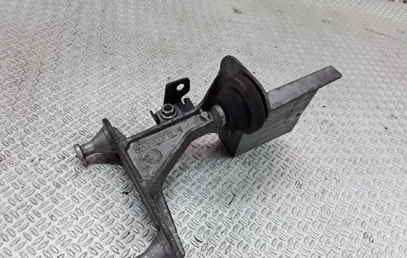 Mercedes-Benz C W203 ABS pump bracket A2034310240