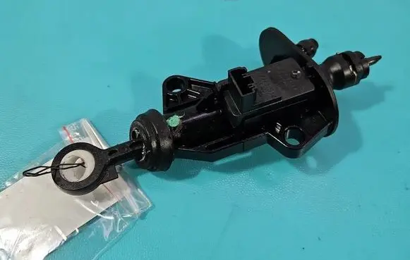 Skoda Octavia Mk3 (5E) Clutch slave cylinder 5Q0927810 IMPRK1583149