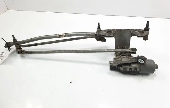 Ford C-MAX I Front wiper linkage and motor