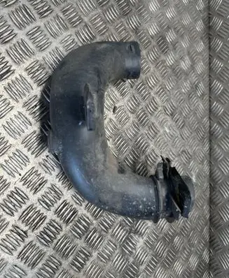 Air intake hose/pipe
