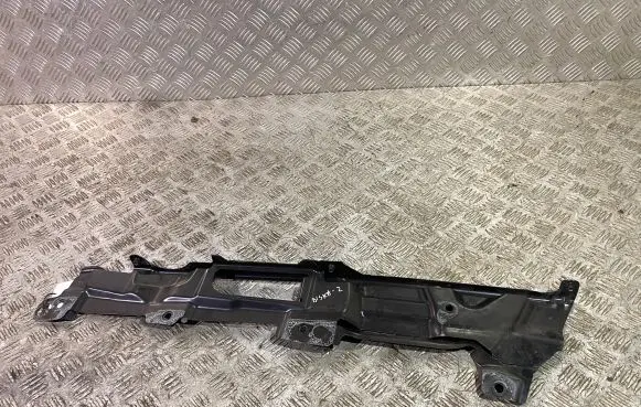 Land Rover Discovery 5 Fender mounting bracket