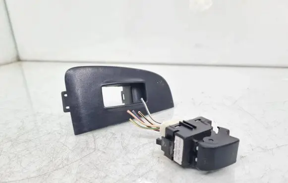 Toyota Avensis T250 Electric window control switch 8481005050 7423105140