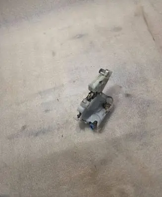 Nissan X-Trail T30 Rear door lock 80552a 010605