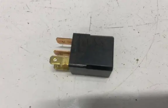 Mitsubishi Pajero Other relay mr588567 acm33221