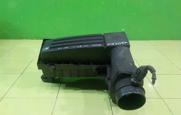 Audi A3 S3 8P Air filter box 4615185954