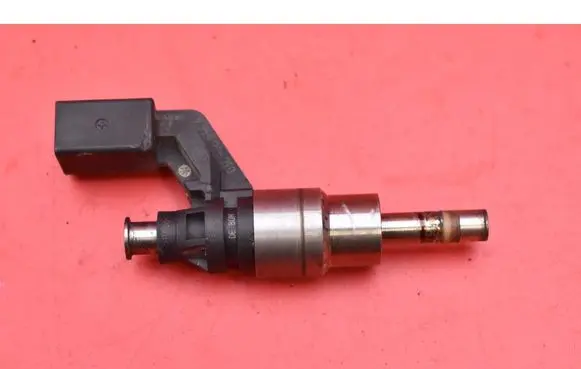 Skoda Octavia Mk2 (1Z) Fuel injector 03C906036A