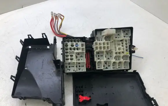 Ford Focus Fuse box set F1FT14K733BJA