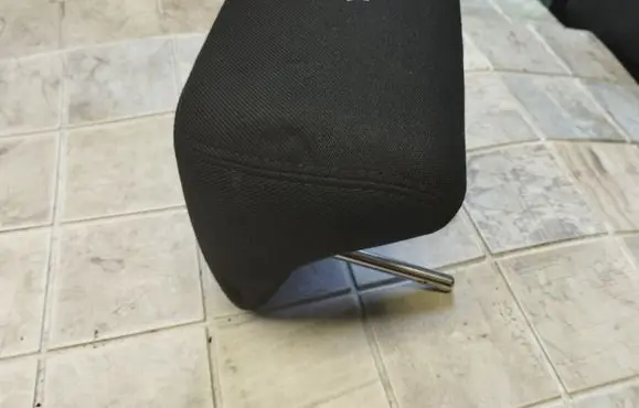 Peugeot 407 Rear seat headrest 