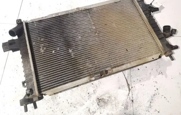 Opel Astra H Coolant radiator