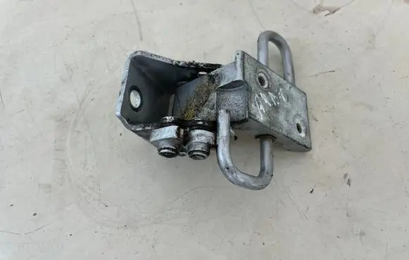 Audi A4 S4 B7 8E 8H Rear door lower hinge 8E0833411E