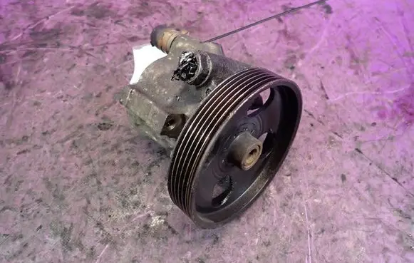 Renault Laguna II Power steering pump 8200054528