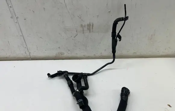 Engine coolant pipe/hose