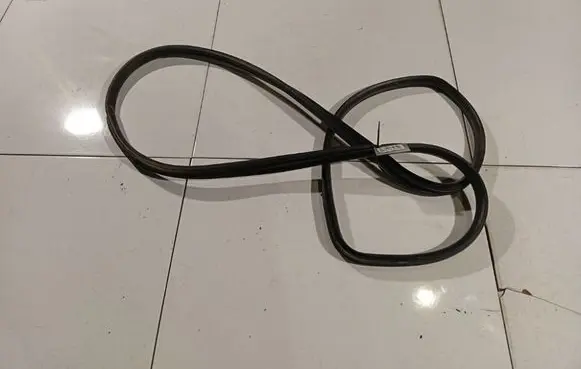 Hyundai ix35 Rubber seal front coupe door